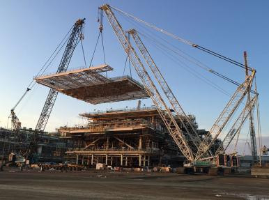 Сборка модуля весом 1126 тонн на строительной площадке «Tekfen» в Баку